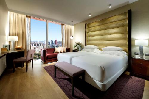 Habitación con vistas a la ciudad - 2 camas del hotel Hyatt Regency Barcelona Tower. Foto 3
