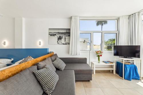 Apartamento de 1 dormitorio con balcón y vistas al mar del hotel El Capricho. Foto 13