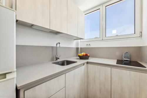 Apartamento de 1 dormitorio con balcón y vistas al mar del hotel El Capricho. Foto 14