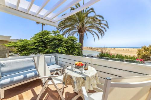 Apartamento de 1 dormitorio con balcón y vistas al mar del hotel El Capricho. Foto 17