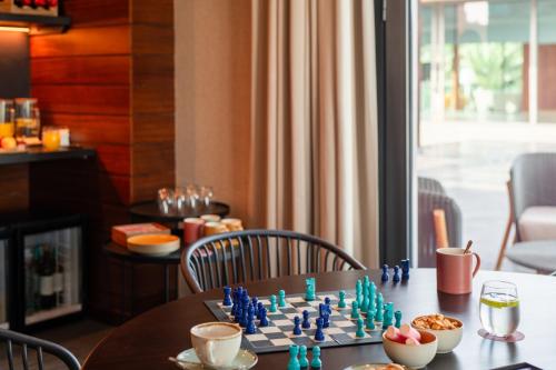 Habitación Doble Deluxe con balcón y vistas al campo de golf del hotel Salobre Hotel Resort and Serenity. Foto 1