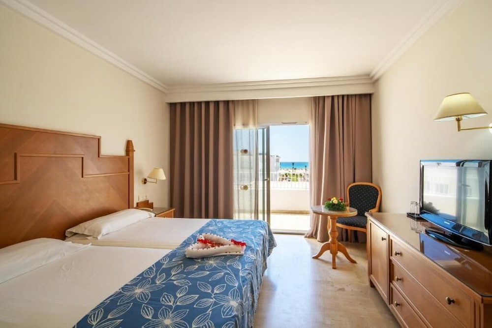 Habitación clásica, vistas al mar del hotel Occidental Marco Polo