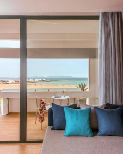 Habitación Premium con vistas al mar del hotel Barcelo Tanger. Foto 2
