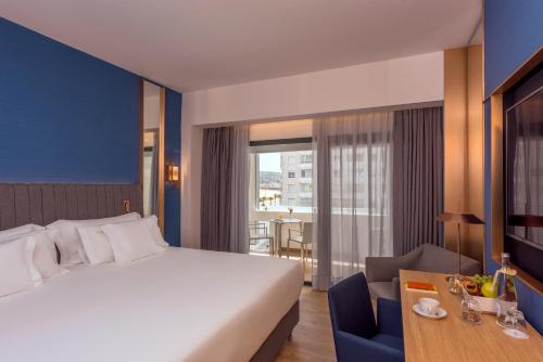 Habitación Deluxe del hotel Barcelo Tanger. Foto 4