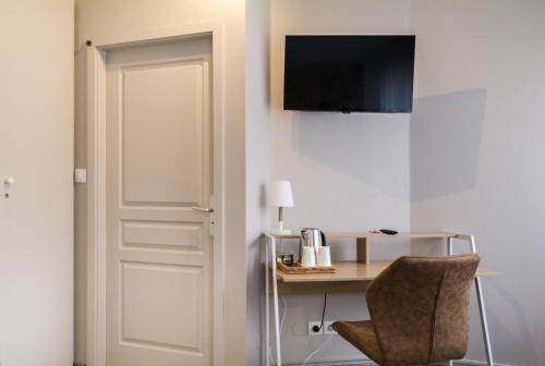 Habitación Doble Estándar - 2 camas del hotel La Maison Mulhouse Centre. Foto 4