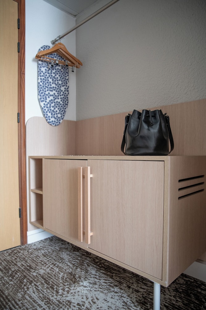 Habitación Ejecutiva con 1 cama doble del hotel Novotel Mulhouse Bâle Fribourg. Foto 3