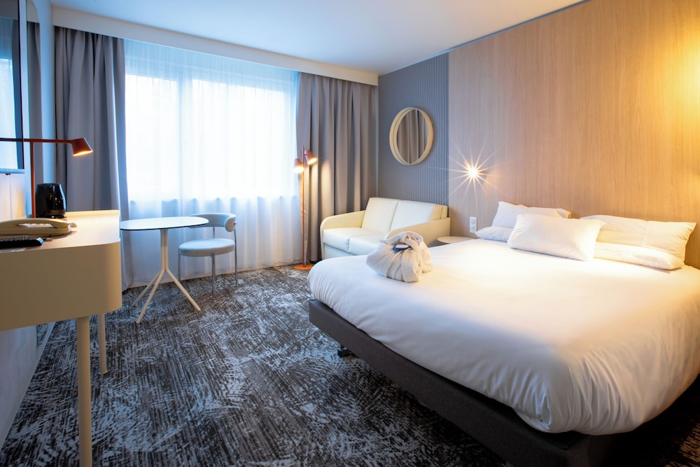 Habitación Ejecutiva con 1 cama doble del hotel Novotel Mulhouse Bâle Fribourg. Foto 4
