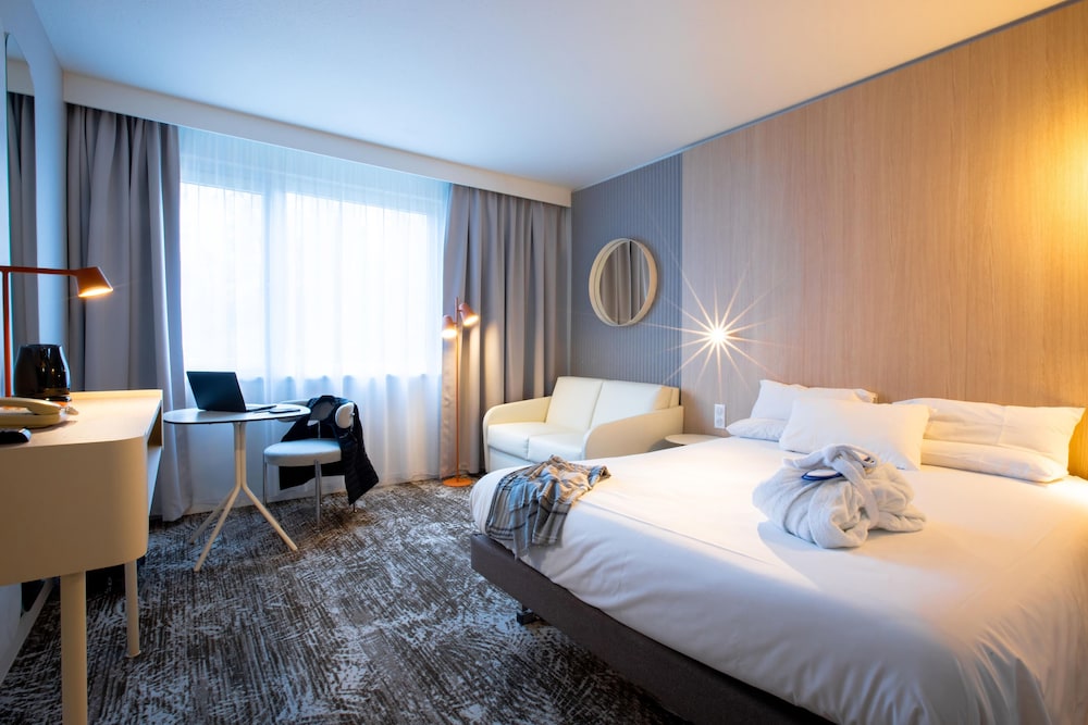 Habitación Ejecutiva con 1 cama doble del hotel Novotel Mulhouse Bâle Fribourg. Foto 7