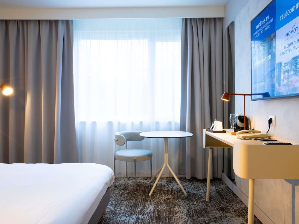 Habitación Ejecutiva con 1 cama doble del hotel Novotel Mulhouse Bâle Fribourg. Foto 8