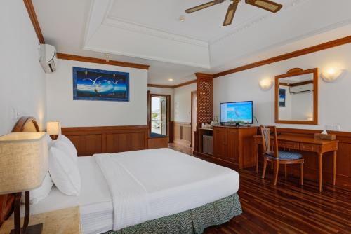 Sunset Water Villa - 50% off domestic transfers for stays of 7+ nights (book from 23 Mar, stay until 30 Sep) del hotel Villa Park Sun Island Resort. Foto 1