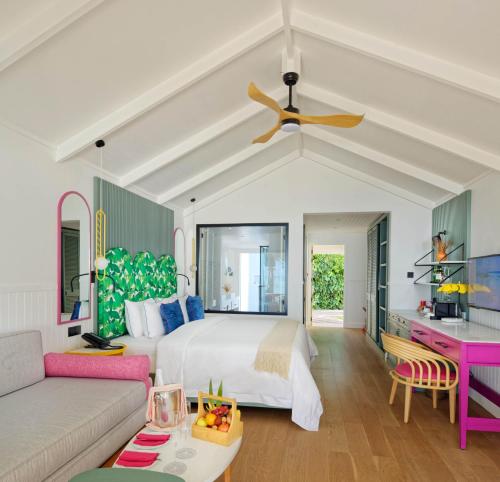 Two Bedroom Beach Pool Villa - 50% off domestic transfers for stays of 7+ nights (book from 23 Mar, stay until 30 Sep) del hotel Villa Park Sun Island Resort. Foto 1