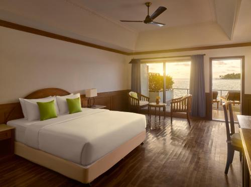 Sunset Water Villa with Slide - 50% off domestic transfers for stays of 7+ nights (book from 23 Mar, stay until 30 Sep) del hotel Villa Park Sun Island Resort
