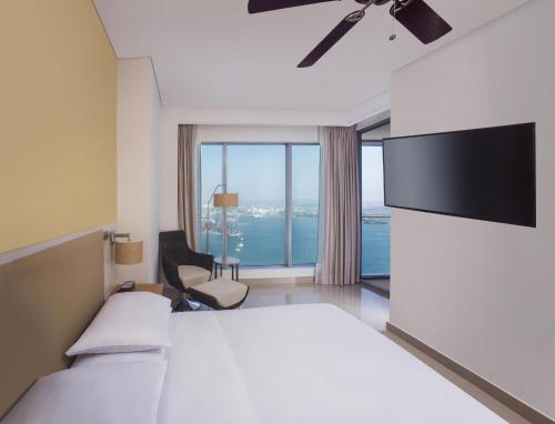 Habitación con vistas a la bahía - 1 cama extragrande del hotel Hyatt Regency Cartagena. Foto 4
