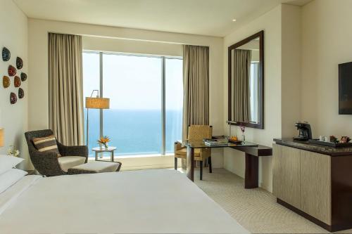 Habitación con vistas al océano y acceso al club - Cama extragrande del hotel Hyatt Regency Cartagena. Foto 2