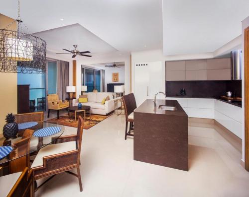 Alojamiento de 1 dormitorio con vistas al océano del hotel Hyatt Regency Cartagena. Foto 2