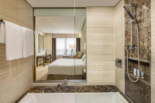 Habitación Doble Premium del hotel Melia Hanoi. Foto 2