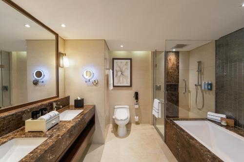 Suite Familiar del hotel Melia Hanoi. Foto 4