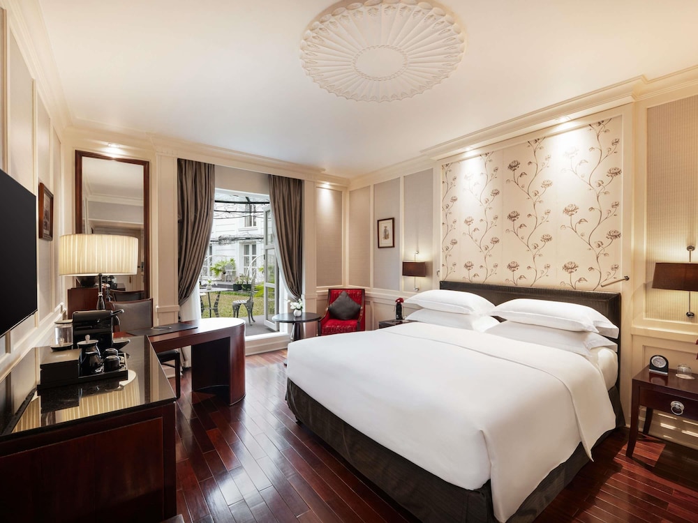 ALA OPERA, HABITACIÓN PREMIUM, CAMA QUEEN del hotel Sofitel Legend Metropole Hanoi. Foto 4