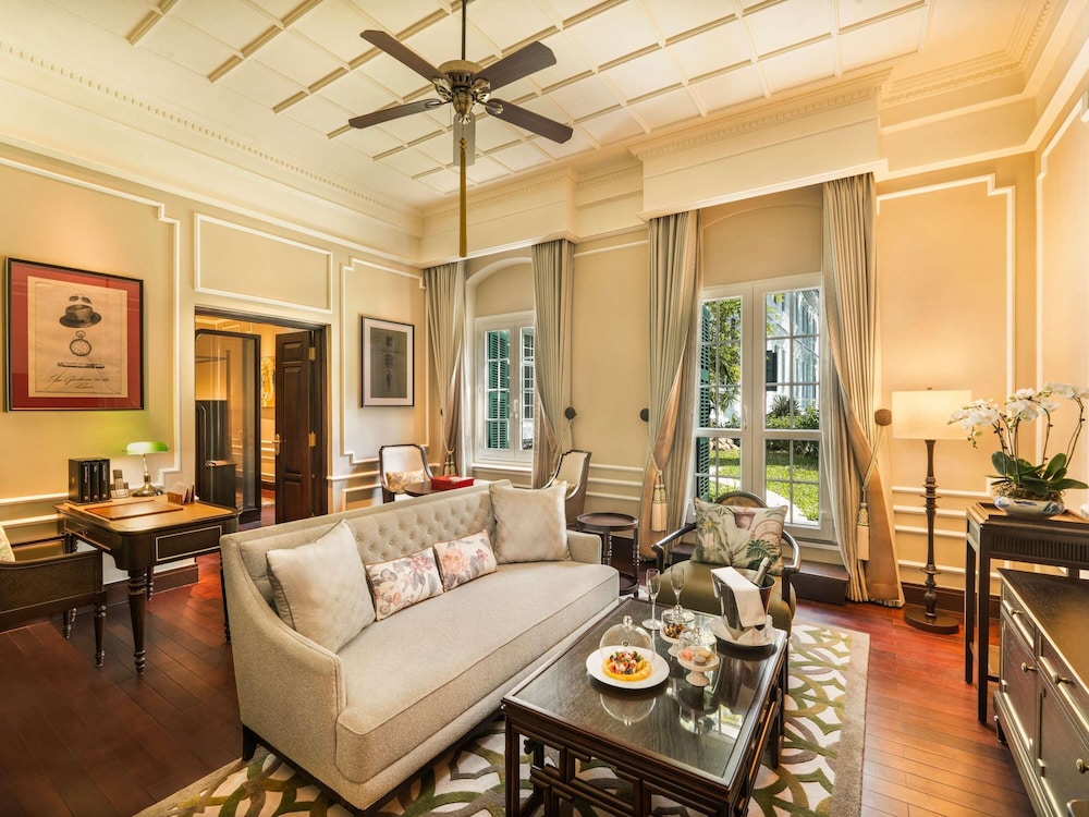 ALA HERITAGE, SUITE SOMERSET MAUGHAM CON PRIVILEGIOS Y BENEFICIOS METROPOLE, CAMA KING del hotel Sofitel Legend Metropole Hanoi