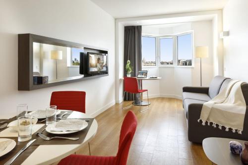 Estudio del hotel Citadines Maine Montparnasse. Foto 1