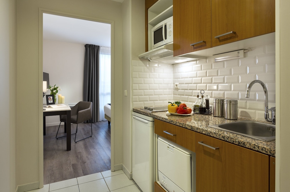 Estudio (Balcony or Terrace) del hotel Citadines Montmartre Paris. Foto 4