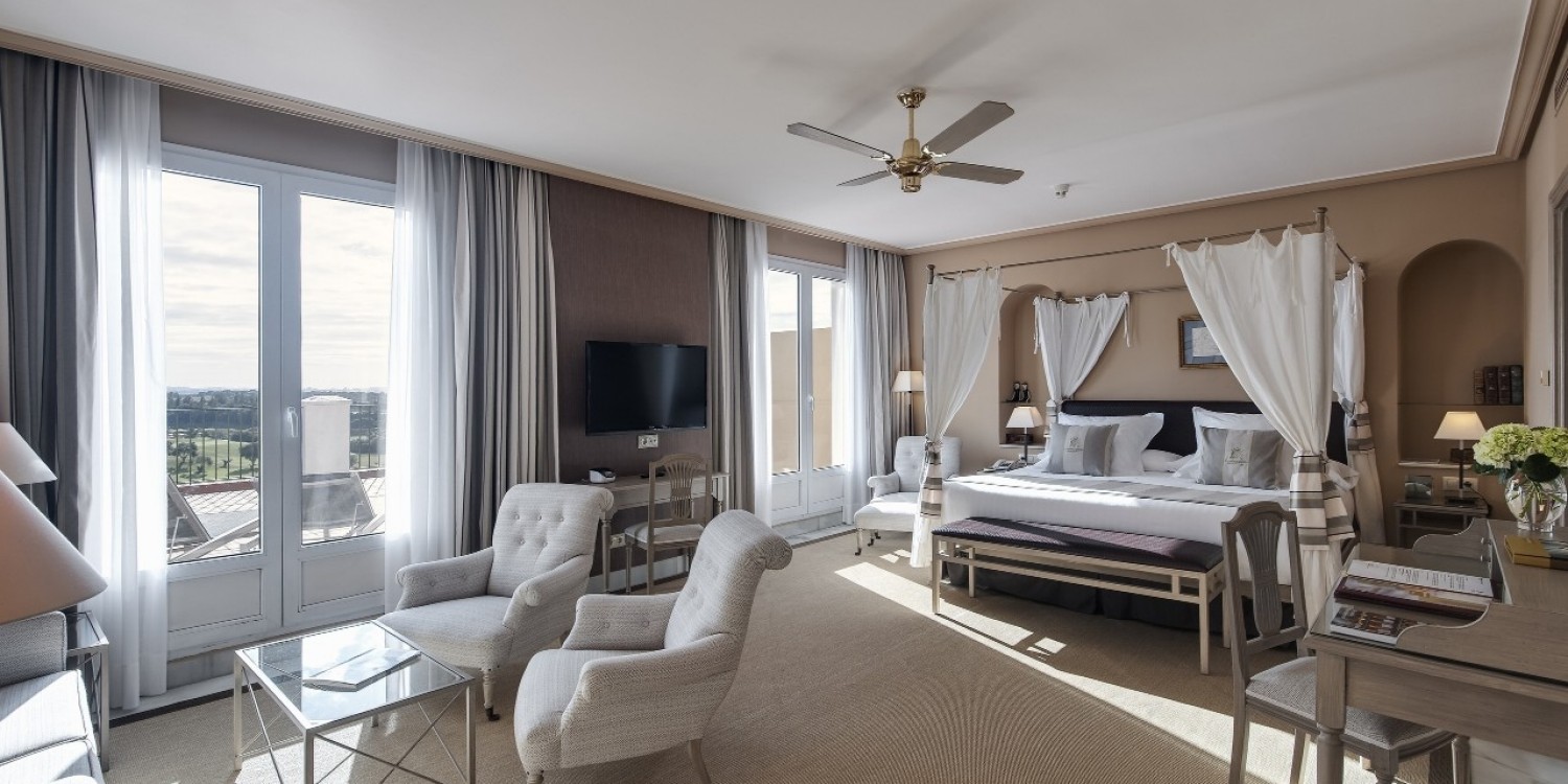 Suite Balcón o Terraza Jacuzzi del hotel Barceló Montecastillo Golf. Foto 4