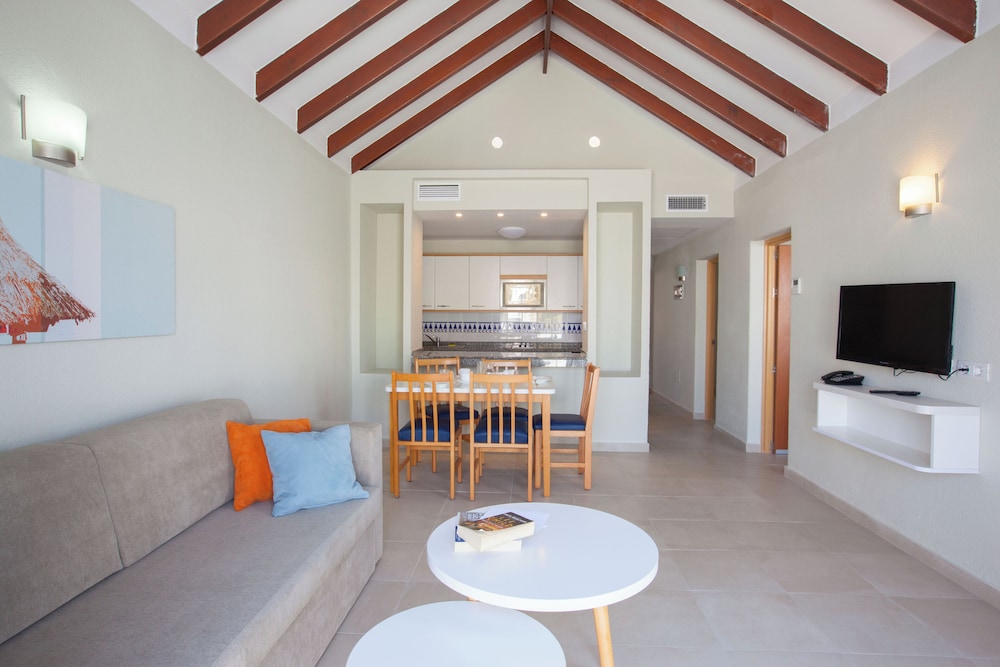 Family Apartment, 2 Bedrooms, Balcón o Terraza del hotel Grupotel Cinco Plazas. Foto 3