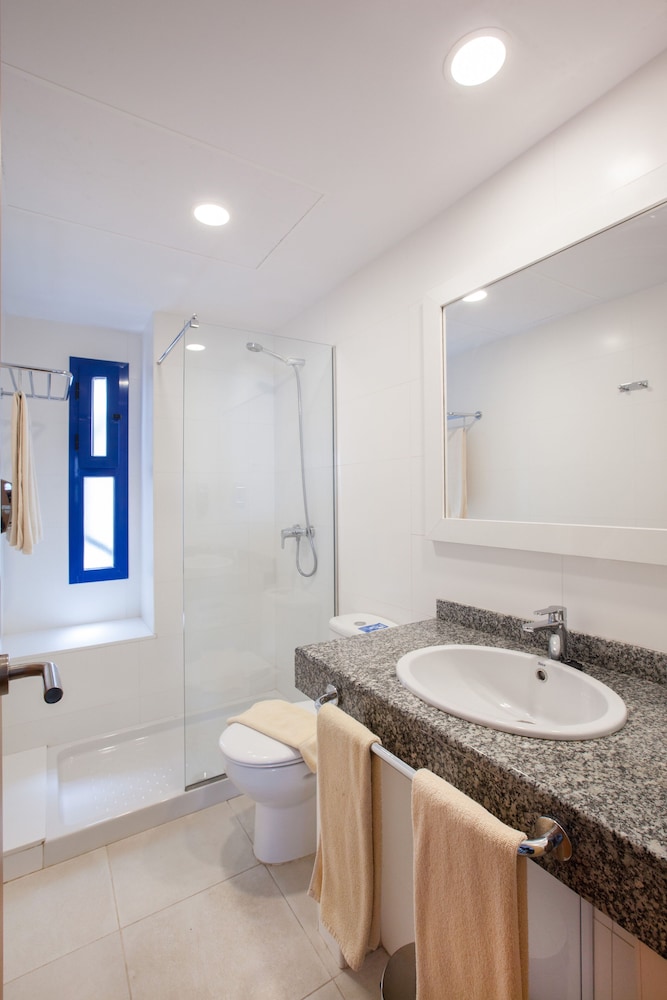 Family Apartment, 2 Bedrooms, Balcón o Terraza del hotel Grupotel Cinco Plazas. Foto 4