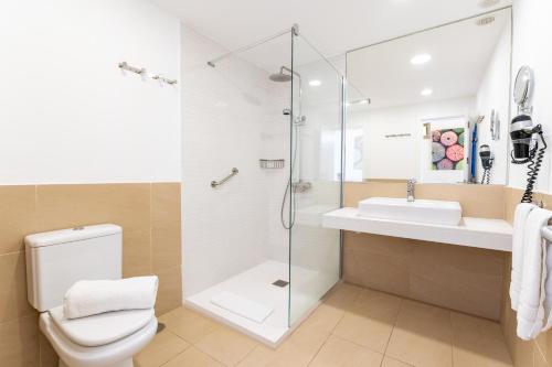 Classic One Bedroom Apartment High Floor with Sea View del hotel Servatur Altamar. Foto 5