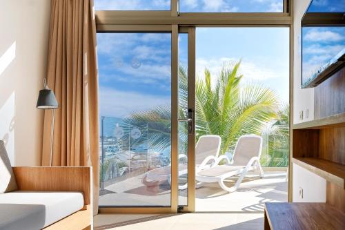 Apartamento Clásico de 1 dormitorio con balcón y vistas parciales al mar del hotel Servatur Altamar. Foto 17