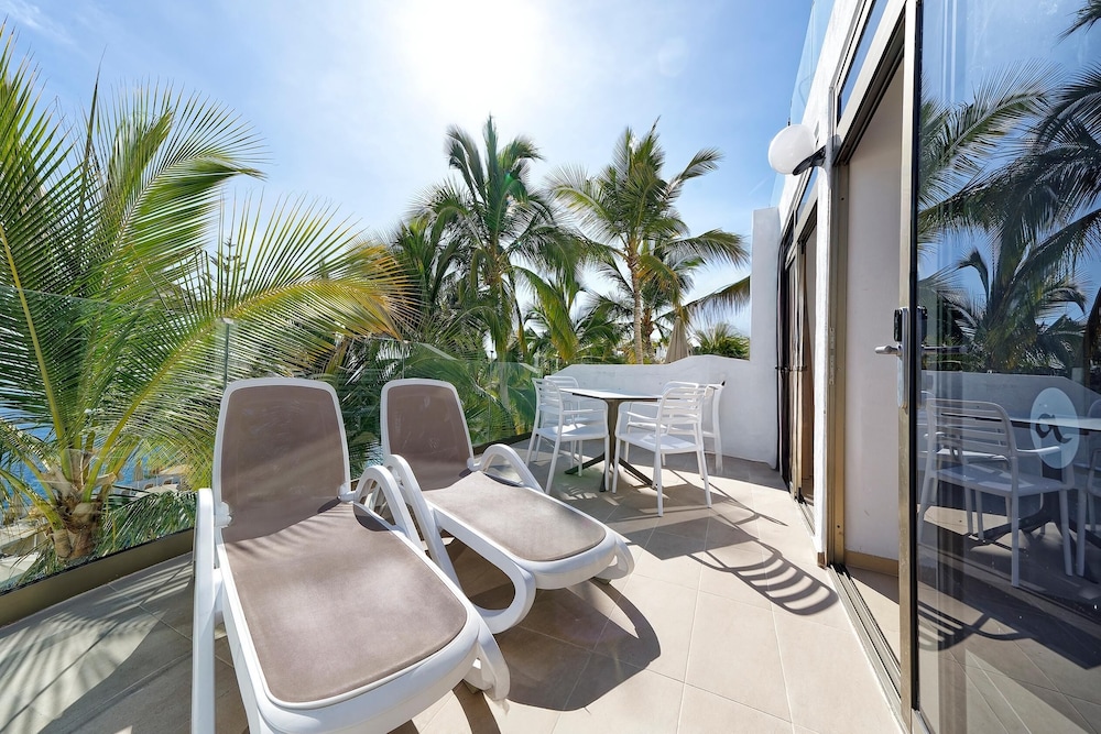 Apartamento clásico, 1 habitación, balcón, vistas parciales al mar del hotel Servatur Altamar. Foto 11