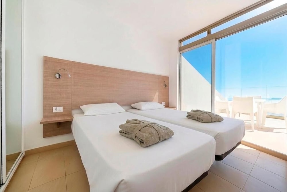 Apartamento Vista Mar 1 habitación Premium 2 Camas individuales kitchenette Normal del hotel Servatur Altamar. Foto 1