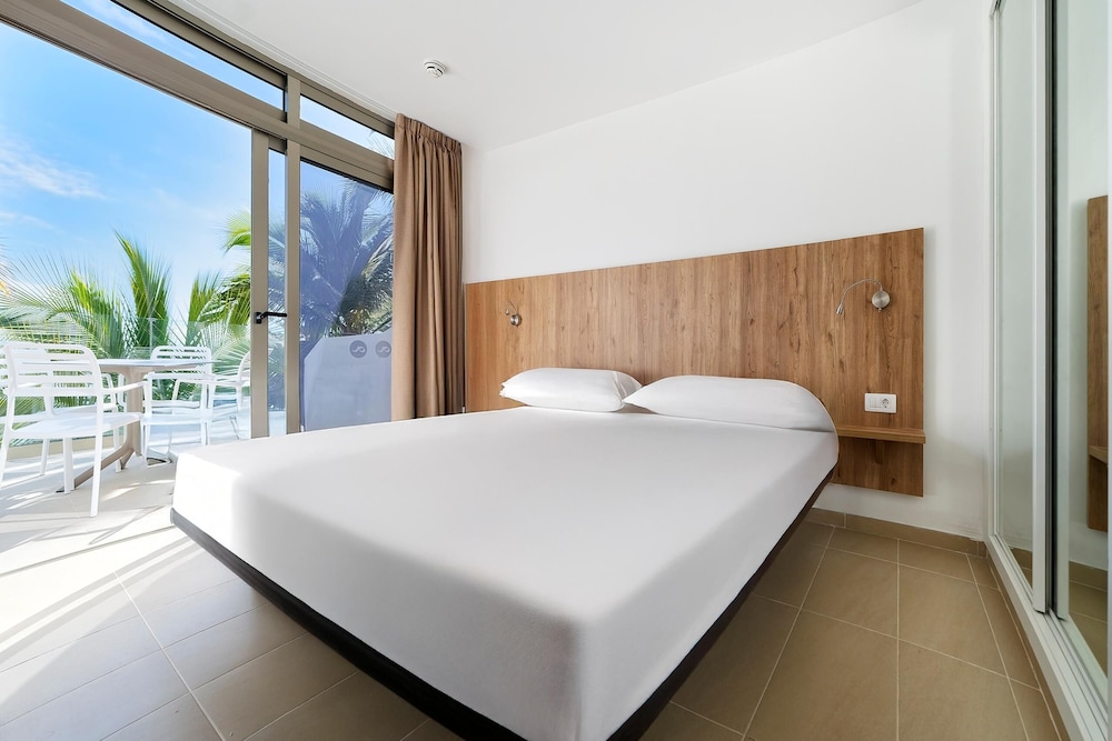 Apartamento clásico, 1 habitación, balcón, vistas parciales al mar del hotel Servatur Altamar. Foto 1