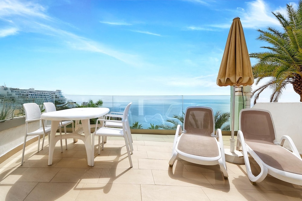 Apartamento clásico, 2 habitaciones, balcón, vistas al mar del hotel Servatur Altamar. Foto 12