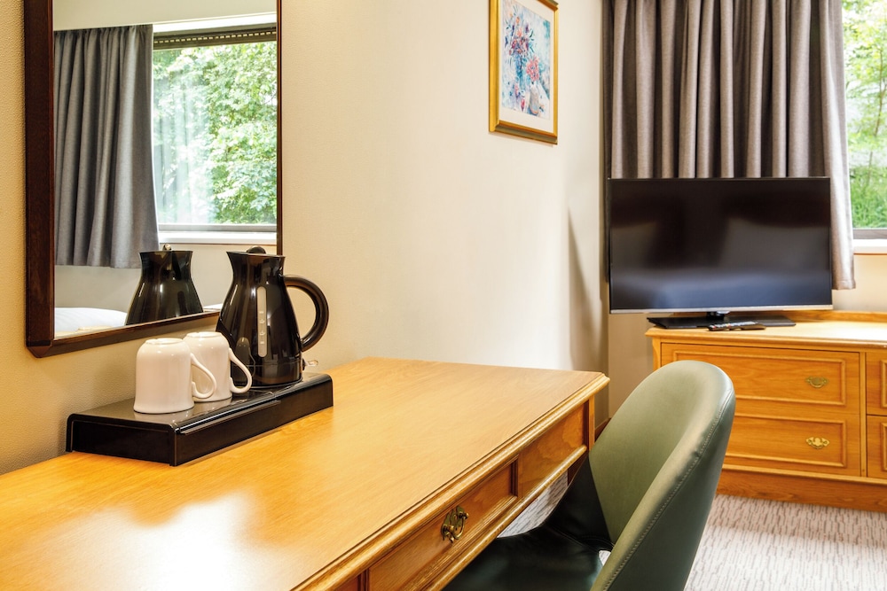 Habitación clásica con 2 camas individuales del hotel Mercure Livingston. Foto 1