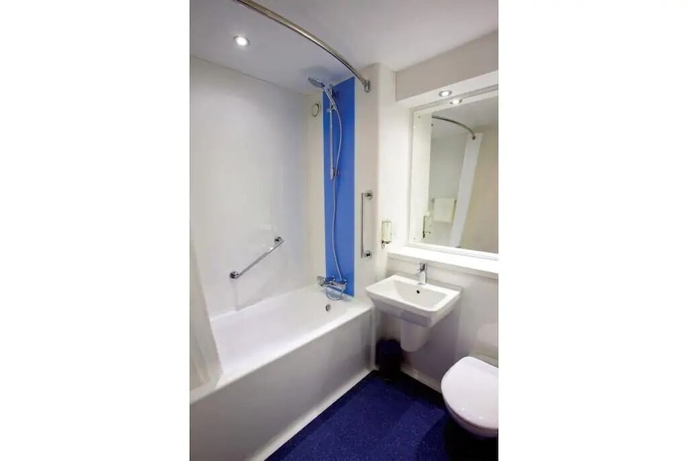 Habitación doble del hotel Travelodge London Docklands. Foto 6