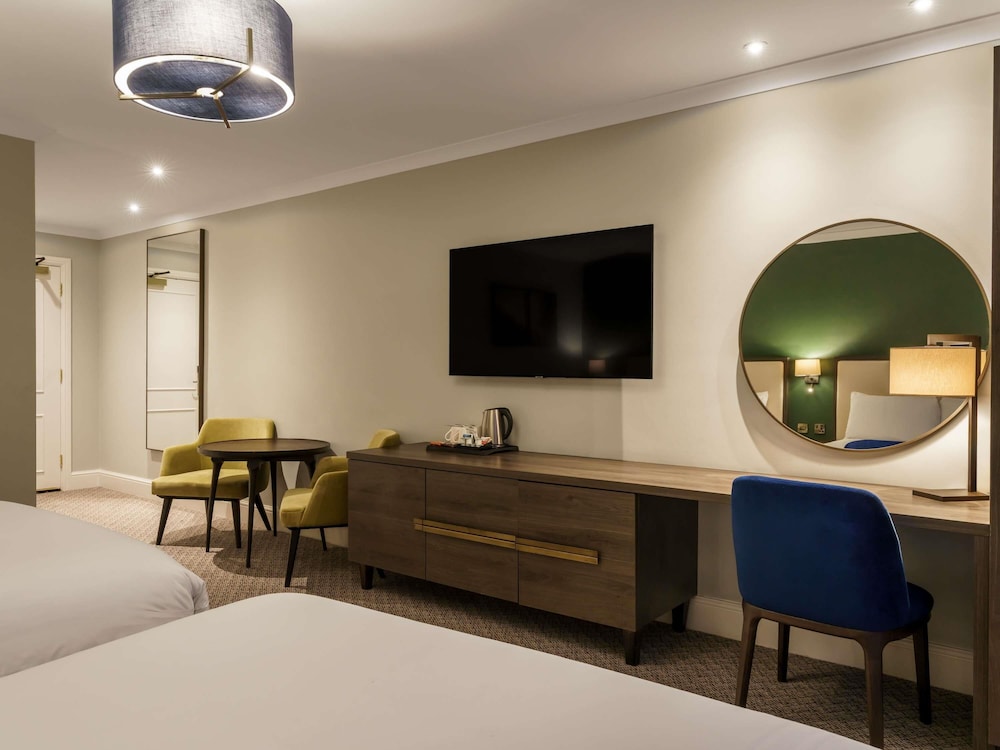 Habitación clásica, 2 camas de matrimonio del hotel Mercure Blackburn Dunkenhalgh and Spa. Foto 4