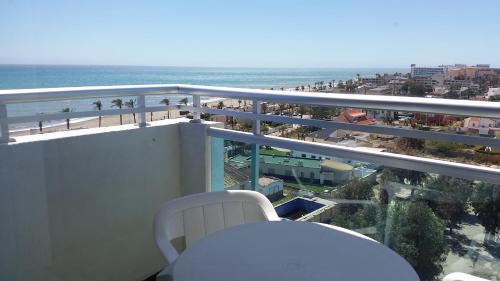 Apartamento Superior con terraza y vistas al mar del hotel Destinos de Sol Roquetas de Mar - Montepío Minería. Foto 13