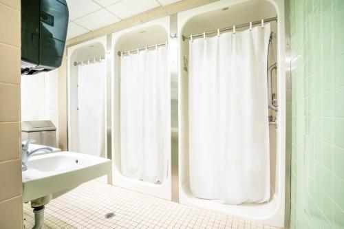 Habitación Individual Privada con baño compartido del hotel YMCA WEST SIDE. Foto 7