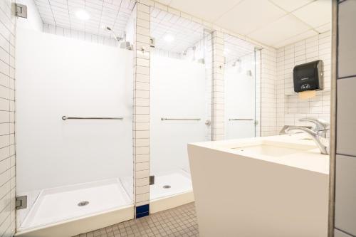 Habitación Individual Privada con baño compartido del hotel YMCA WEST SIDE. Foto 8