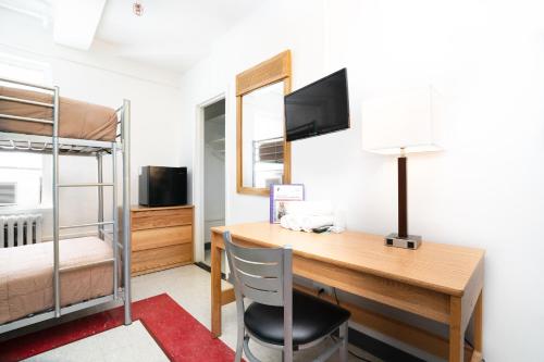 Habitación Cuádruple privada con baño compartido del hotel YMCA WEST SIDE. Foto 4