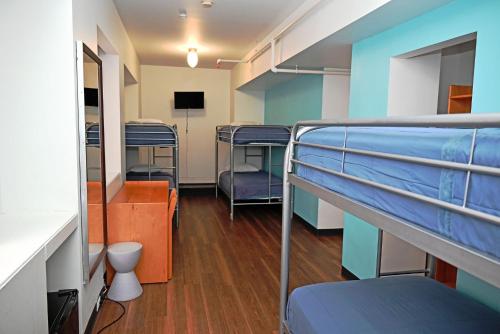 Habitación Compartida Privada de 6 camas con baño compartido del hotel YMCA WEST SIDE. Foto 6