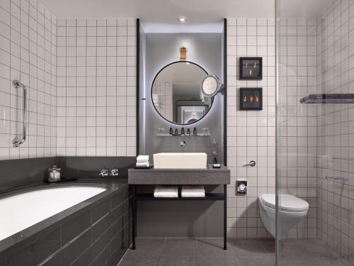 Estudio Trafalgar del hotel The Trafalgar St. James London, Curio Collection By Hilton. Foto 2