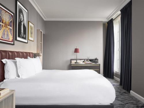 Habitación Trafalgar King del hotel The Trafalgar St. James London, Curio Collection By Hilton. Foto 4