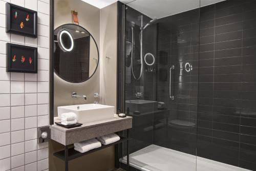 Habitación St James King del hotel The Trafalgar St. James London, Curio Collection By Hilton. Foto 2