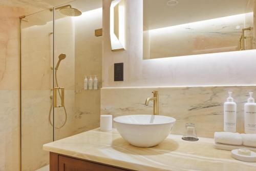 Suite Spring Garden del hotel The Trafalgar St. James London, Curio Collection By Hilton. Foto 2