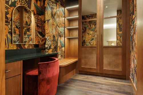 Suite Spring Garden del hotel The Trafalgar St. James London, Curio Collection By Hilton. Foto 3