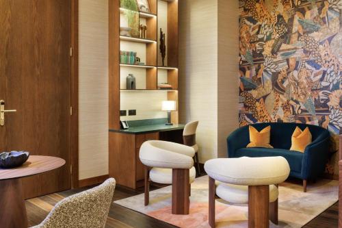 Suite Spring Garden del hotel The Trafalgar St. James London, Curio Collection By Hilton. Foto 5