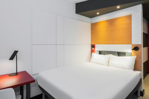Habitación Doble Clásica del hotel Ibis Budget Blankenberge. Foto 3