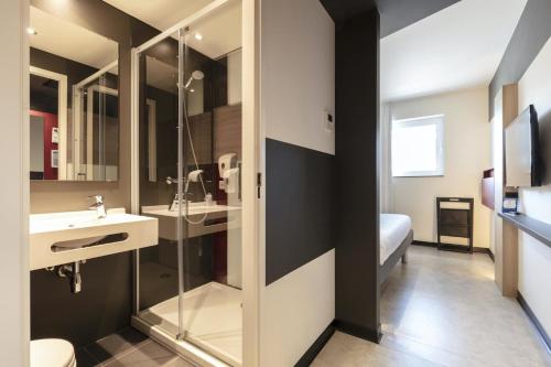 Habitación Doble Clásica del hotel Ibis Budget Blankenberge. Foto 4